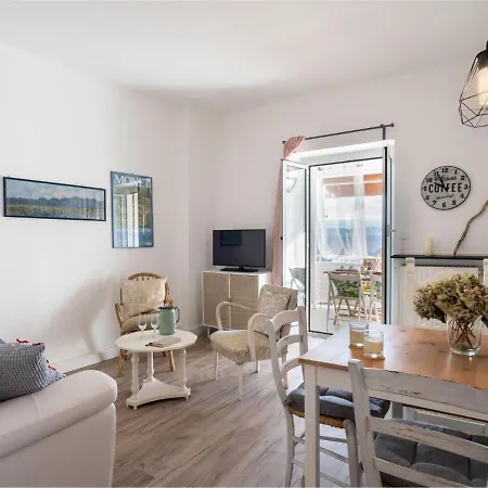 Bouganville Und Agapanthus By Interhome *